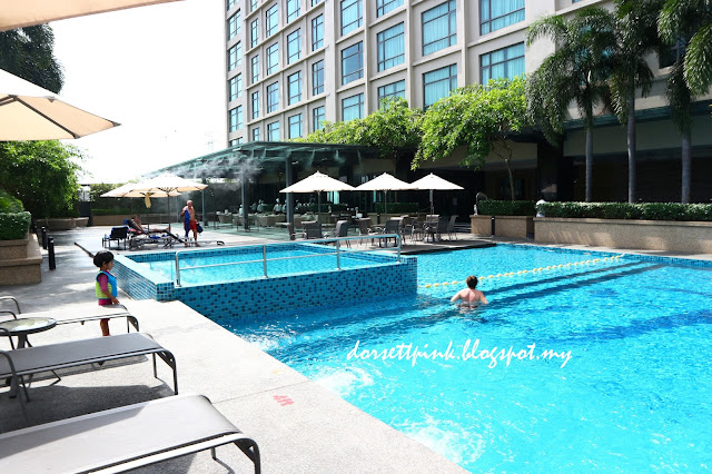 http://dorsettpink.blogspot.com/2017/04/weeekend-getaway-at-light-hotel-penang.html