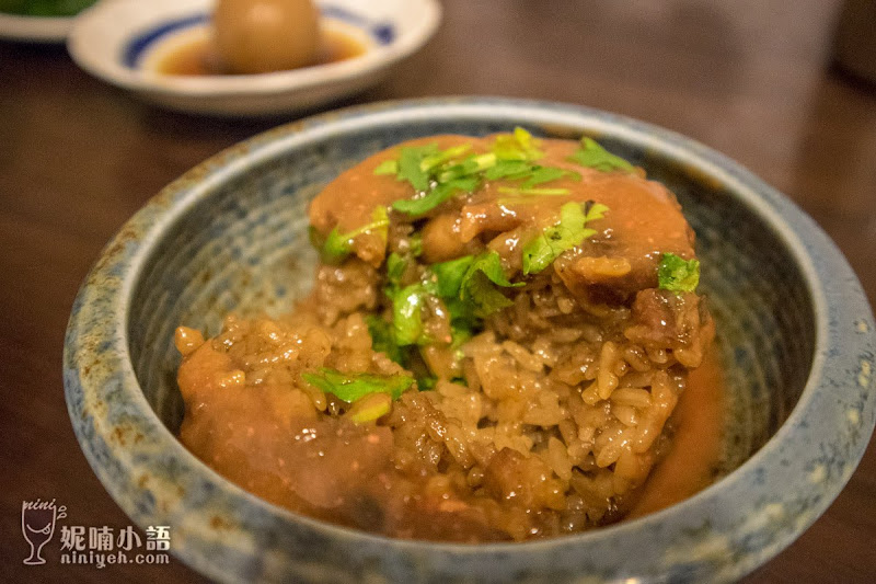 【西門町美食】何家排骨酥。賞味重點排骨酥雞絲麵