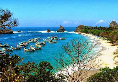 Wisata Pantai Papuma Jember