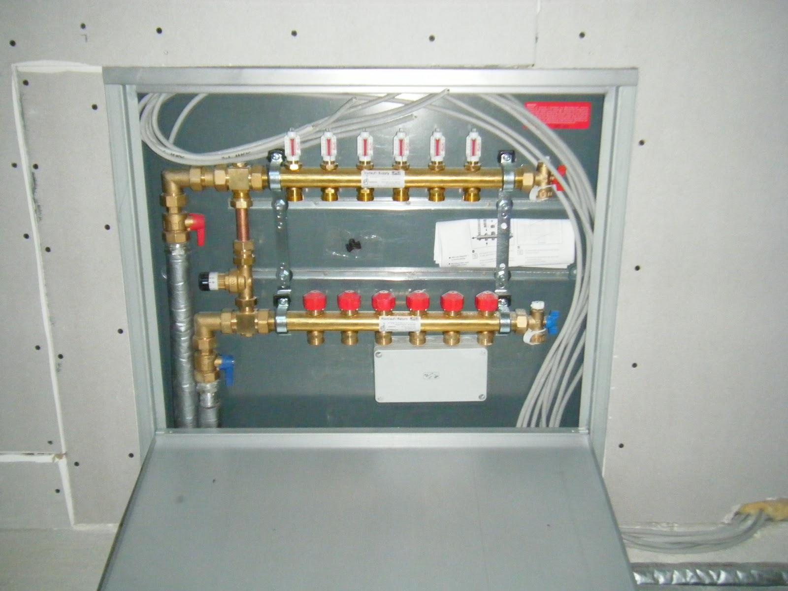 Codename: Edition 325: Abschluss Trockenbau, Elektroinstallation Rohbau