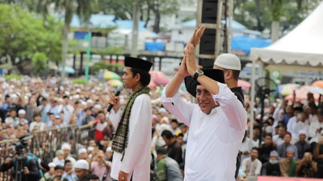 Contoh Pemimpin yang Baik, Gubernur Sumut Utamakan Shalat Jamaah dan Ramaikan Masjid Contoh Pemimpin yang Baik, Gubernur Sumut Utamakan Shalat Jamaah dan Ramaikan Masjid
