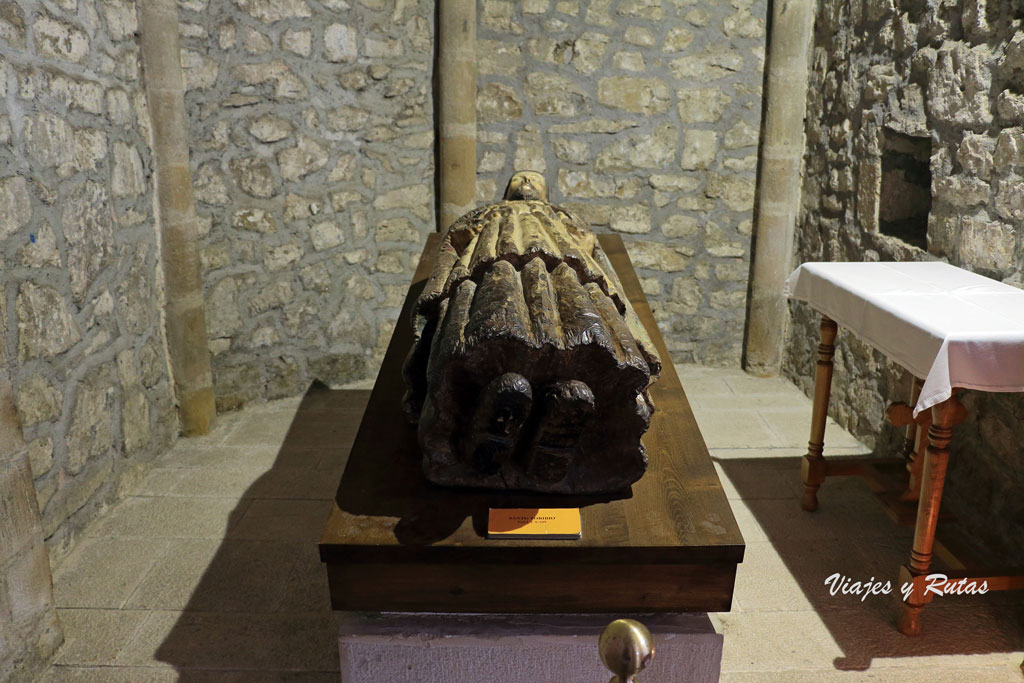 Estatua de santo Toribio en la Iglesia del Monasterio de Santo Toribio de Liébana