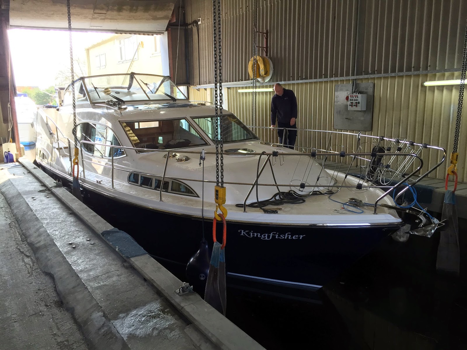 UK Marine Surveyor based in Preveza Greece. Haines 350 for Sale River