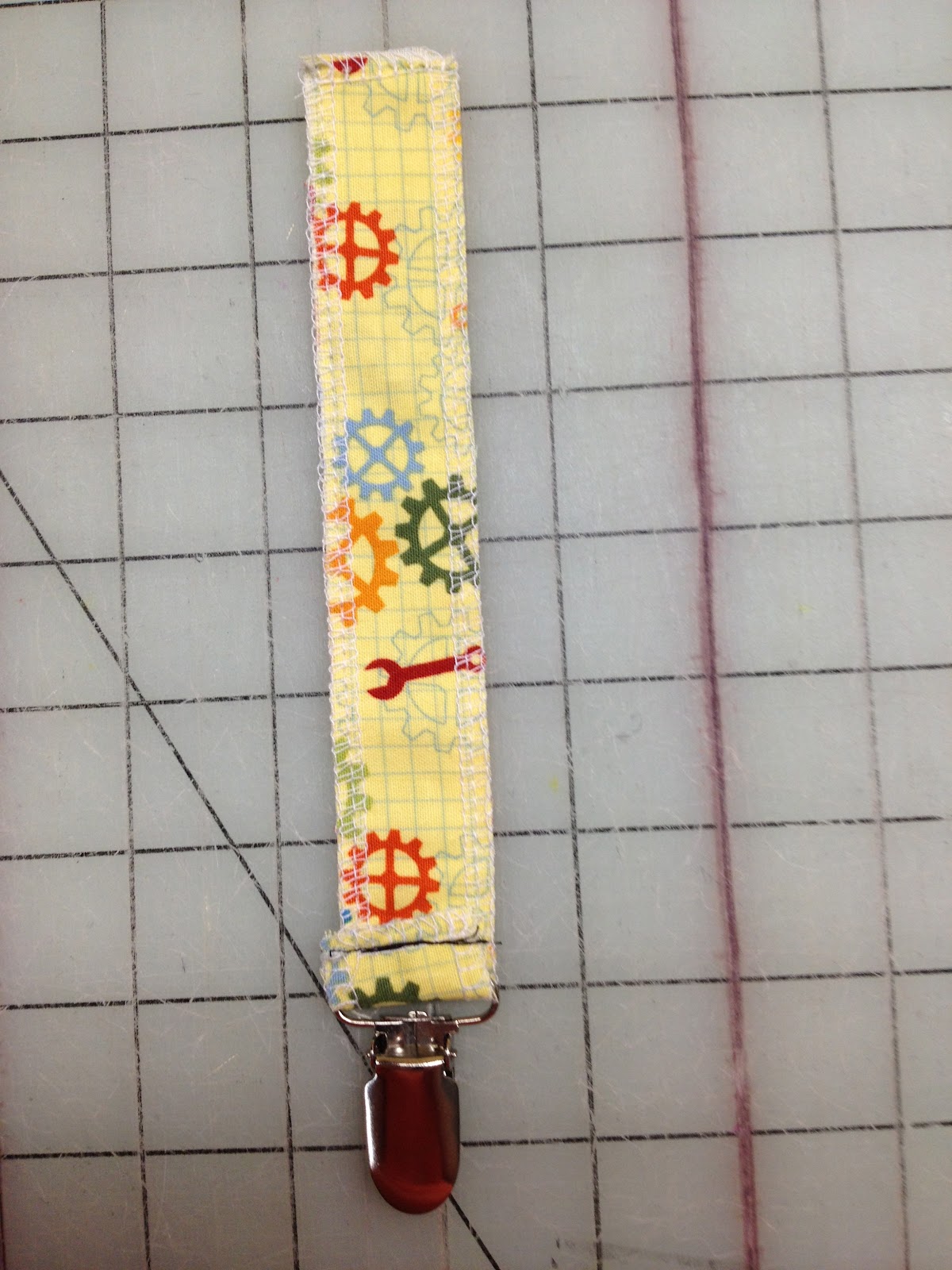 Material Girls Quilts Pacifier clip tutorial