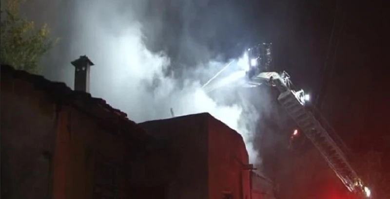 Boş binada çıkan yangın panik yarattı