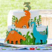 Dinosaurs birthday cake