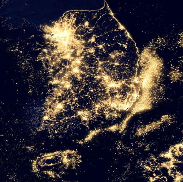 Vista nocturna de Corea tomada por un satélite