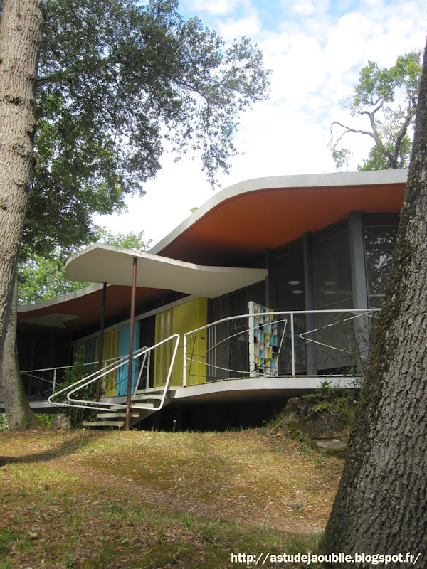 Royan - Villa "La Rafale" ou "Boomerang"  Architecte: Pierre Marmouget  Projet / Construction: 1955 - 1959