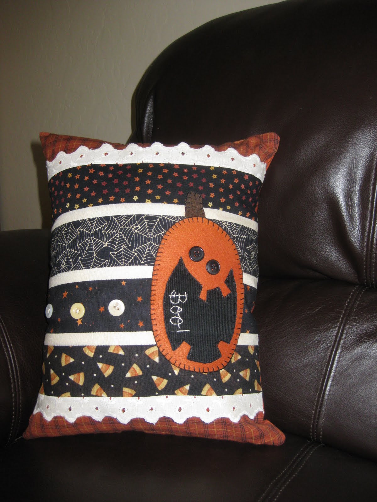 Cute As A Button Creations more sewing projects Halloween Pillows