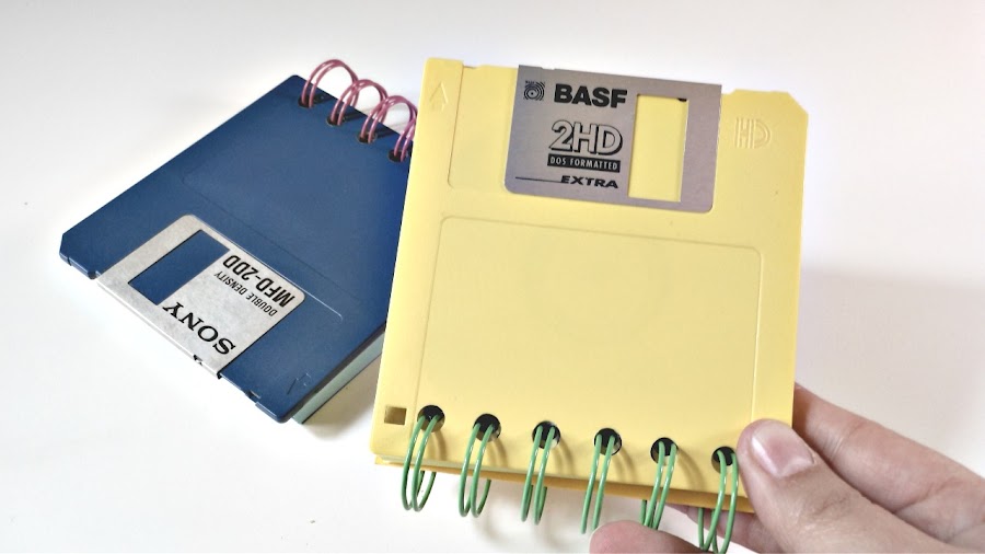  Tutorial: Cómo hacer una libreta con disquette reciclados.