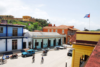 Casco histórico de Baracoa, al fondo el hotel El Castillo Casco histórico de Baracoa, al fondo el hotel El Castillo