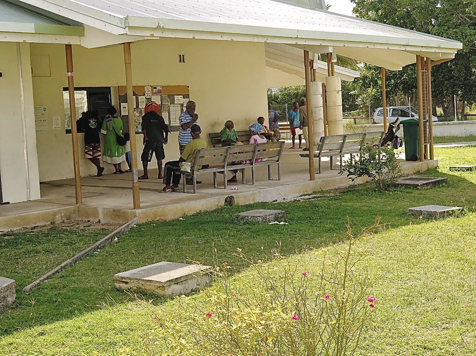 Voyage d'une Grenobloise à Ouvéa Le dispensaire de Ouloup