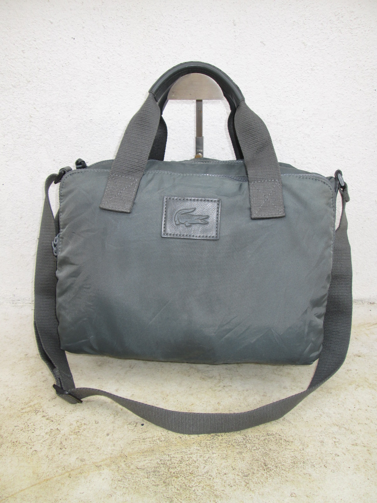 d0rayakEEbaG Authentic LACOSTE Grey Sling Bag(SOLD)
