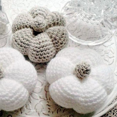 free Crochet patterns for Halloween Pumpkins!