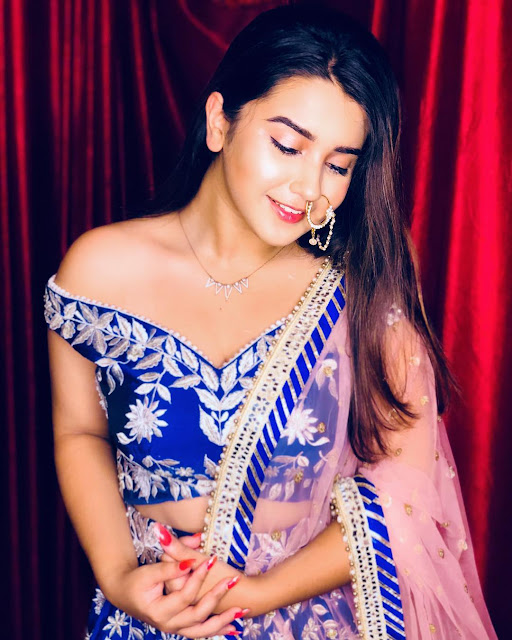 Roshni Walia Biography And Pictures