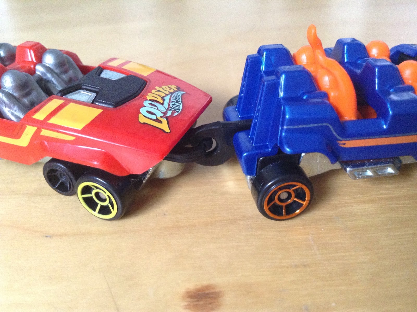 JULIAN'S HOT WHEELS BLOG Loopster (New for 2015 Surf Patrol)