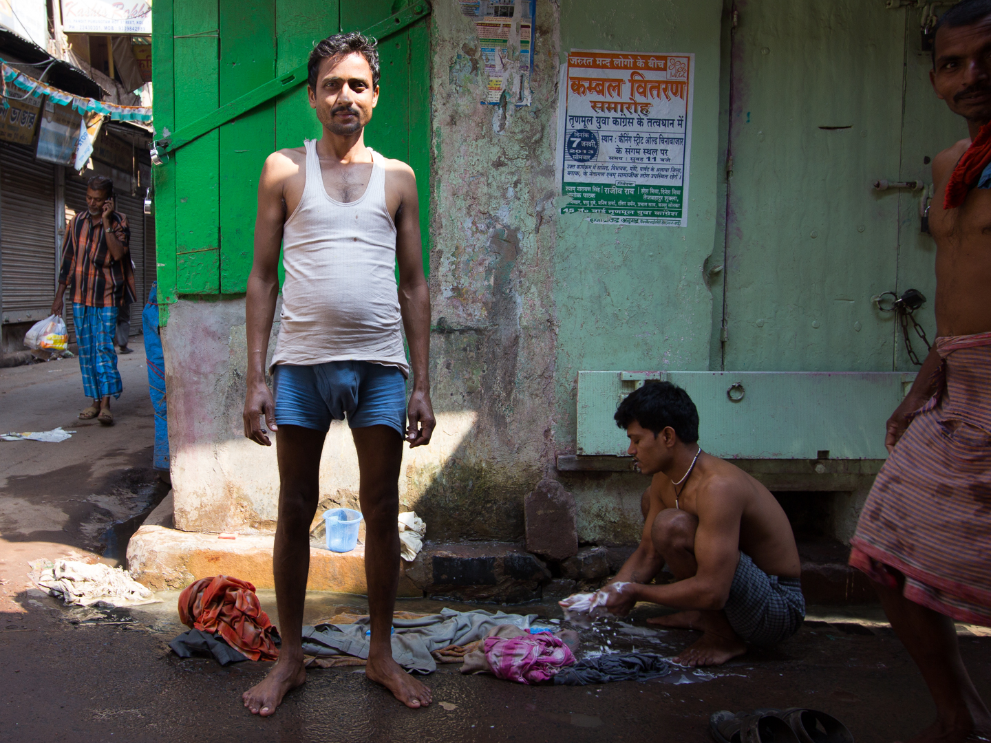 Hello Talalay Public Bathing In Kolkata