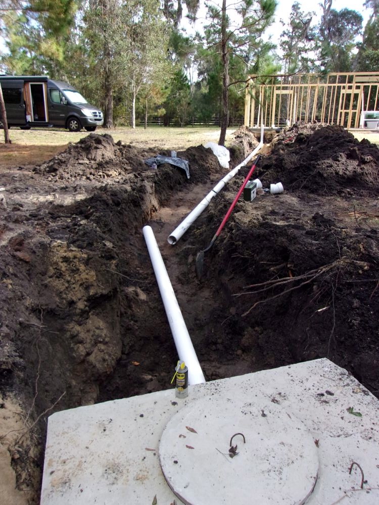 Mike and Lisa's World Finishing the Septic Lines