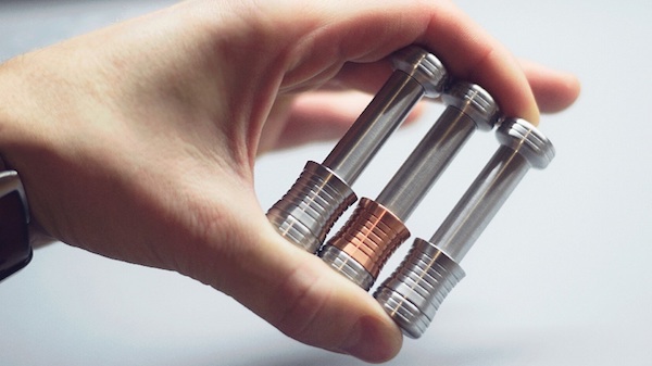 9 Coolest Desk Toys Teroes