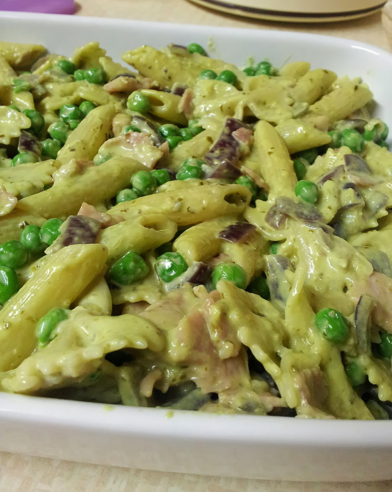 Eat Rainbow Love Chicken, bacon and pesto pasta bake