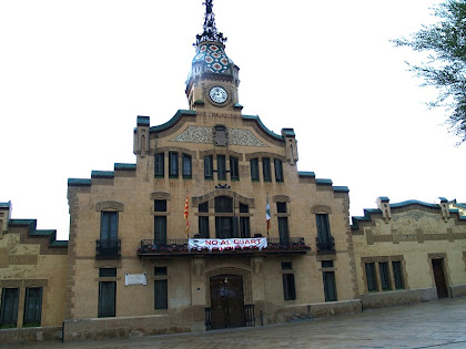 Façana principal de l'Ajuntament de les Franqueses