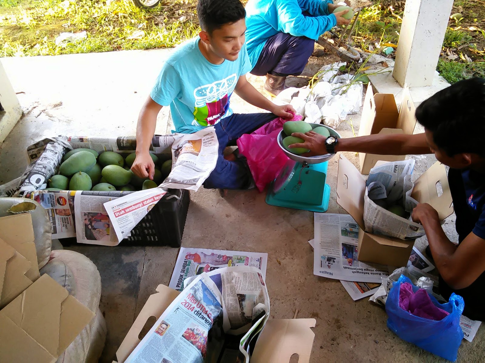 модель буквы. парфюмерная вода a. парфюм other. N others. парфюм other.