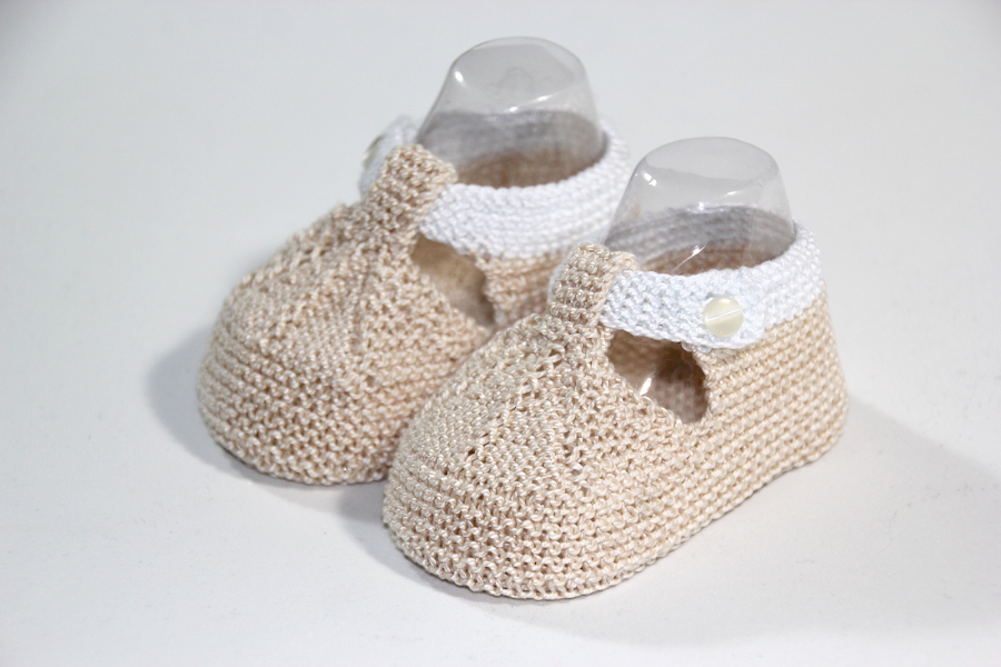 Regalo DIY para hacer en Navidad: Zapatos de punto para bebé