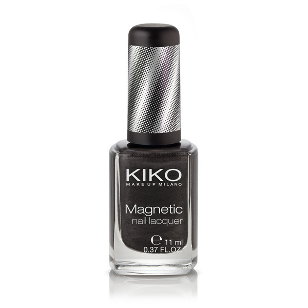 ValkiriaMakeUPeK UÑAS KIKO Nail Lacquer+ESSENCE iman+ nail