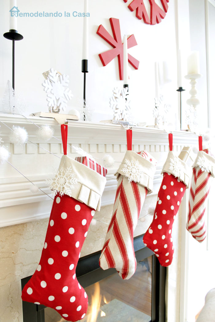 Remodelando La Casa Red And White Christmas Mantel White Pom Garland