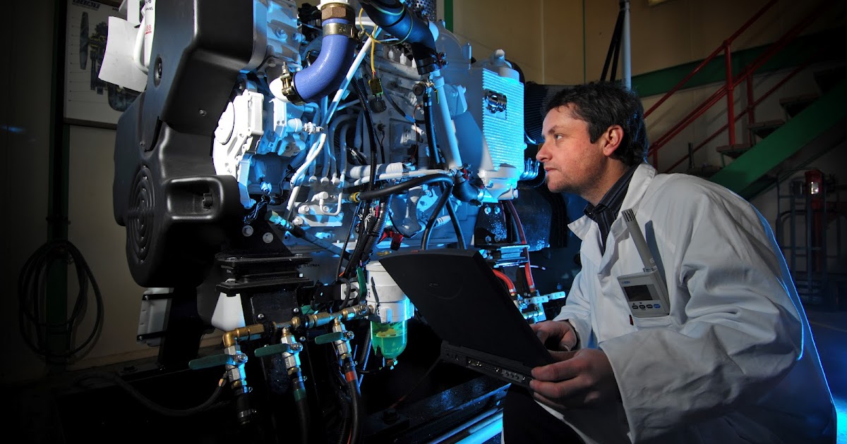 Сажинов павел цпс. Инженер. Профессия инженер. Инженерные профессии. Инженер механик.