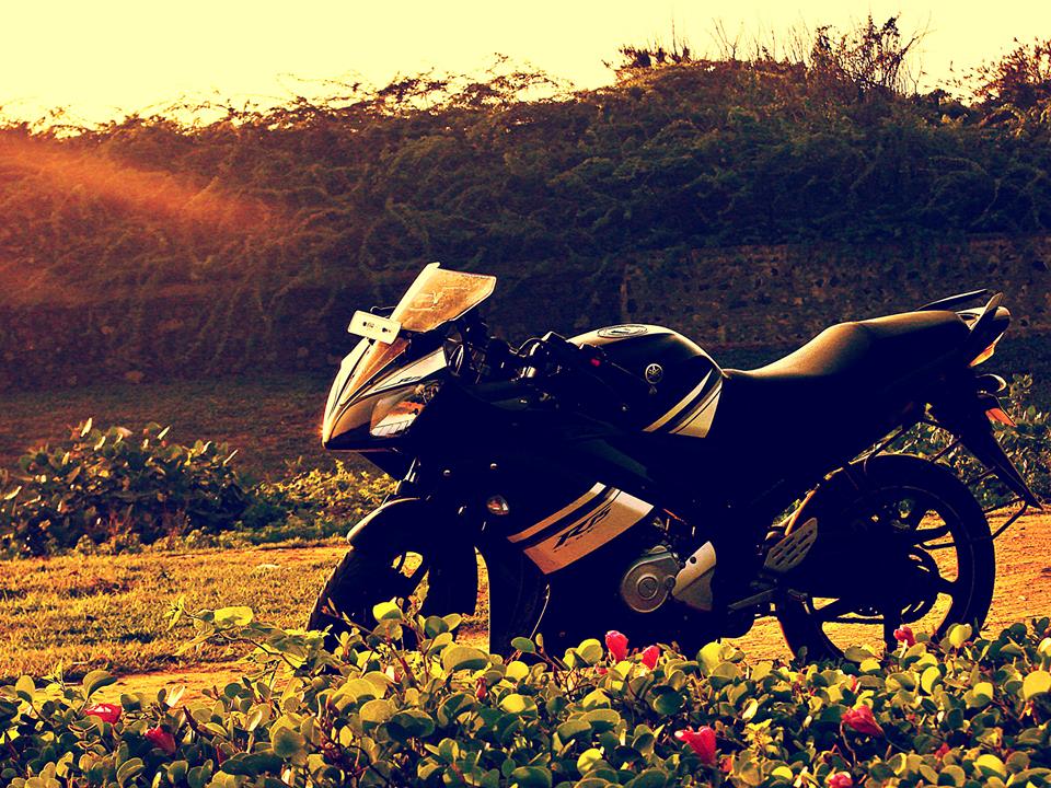 yamaha r15 v1 specifications