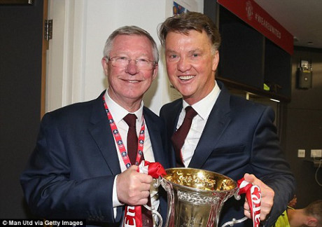 Van Gaal am chi trieu dai cua minh da cham dut o Man United - Anh 3