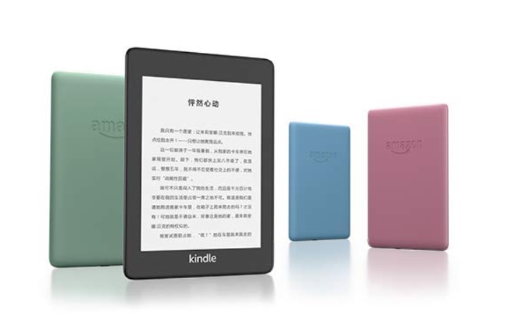 Wersje kolorystyczne Kindle Paperwhite 4: czarna, niebieska, zielona, różowa
