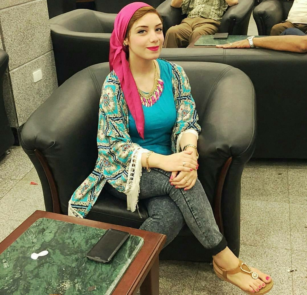 تجميعه لصور اقدام بنات محجبه عربيه الجزء الاول