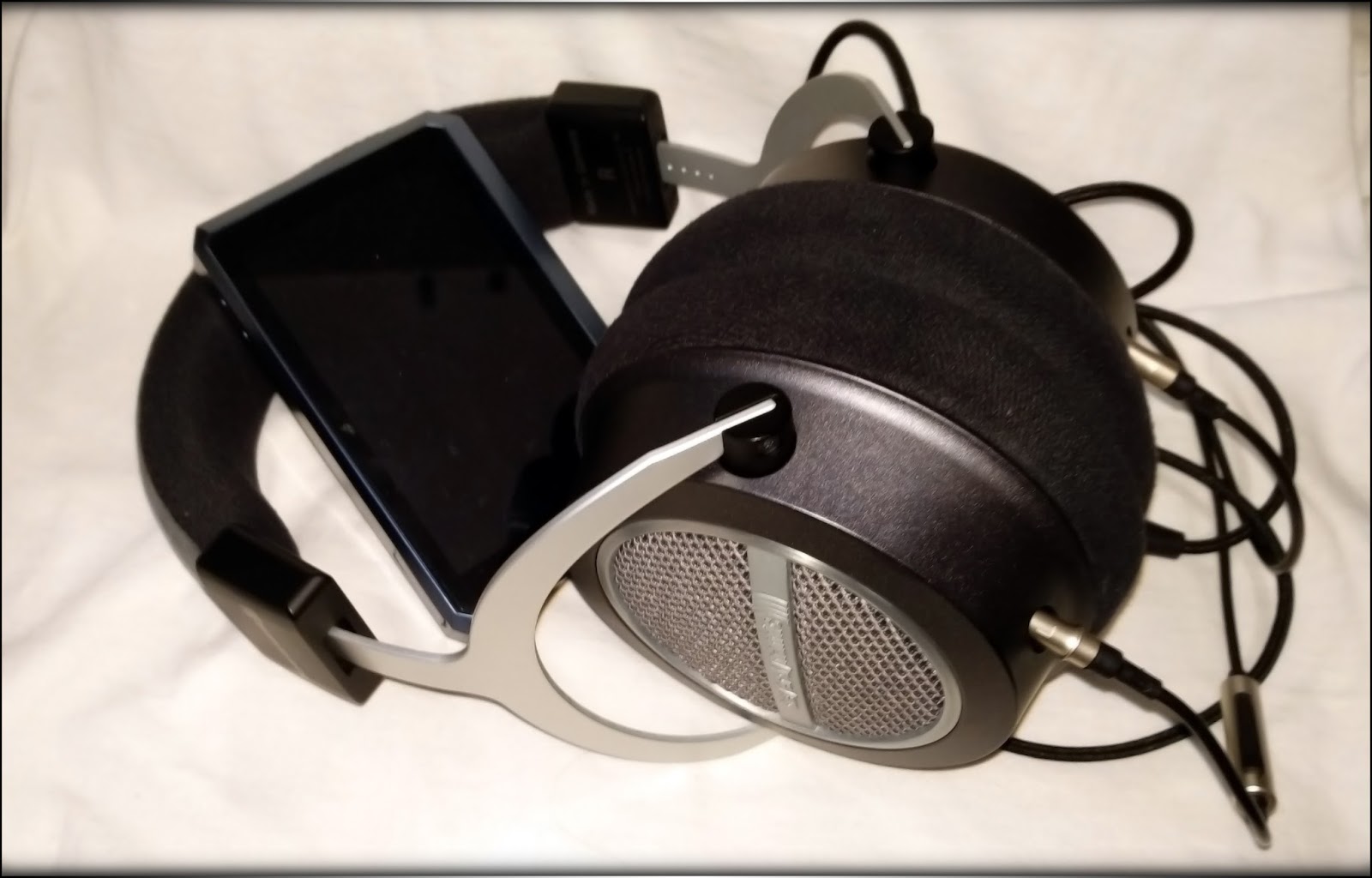 Audiophile-Heaven-Beyerdynamic-Amiron-Home-Review-Official-Photo-100.jpg