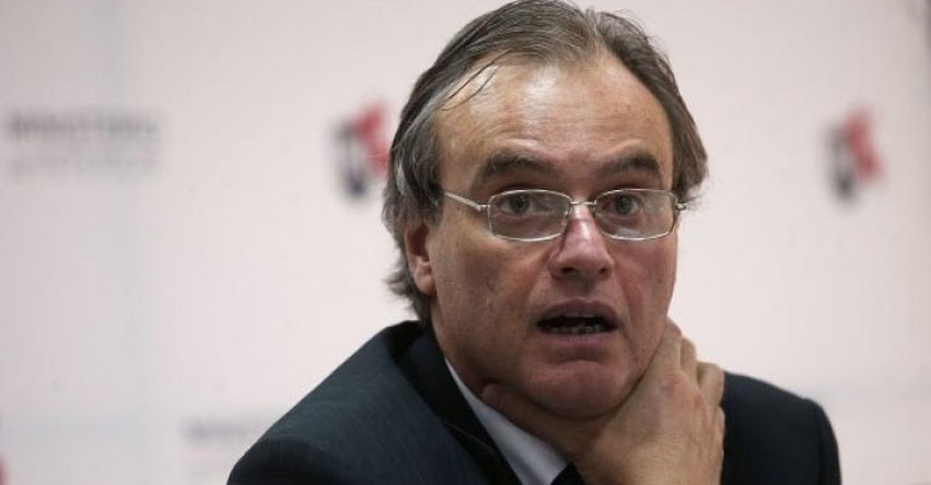 Al Movadef lo pasaron por agua tibia durante los últimos 10 años, sostiene el Ministro del Interior, Carlos Basombrío Al Movadef lo pasaron por agua tibia durante los últimos 10 años, sostiene el Ministro del Interior, Carlos Basombrío