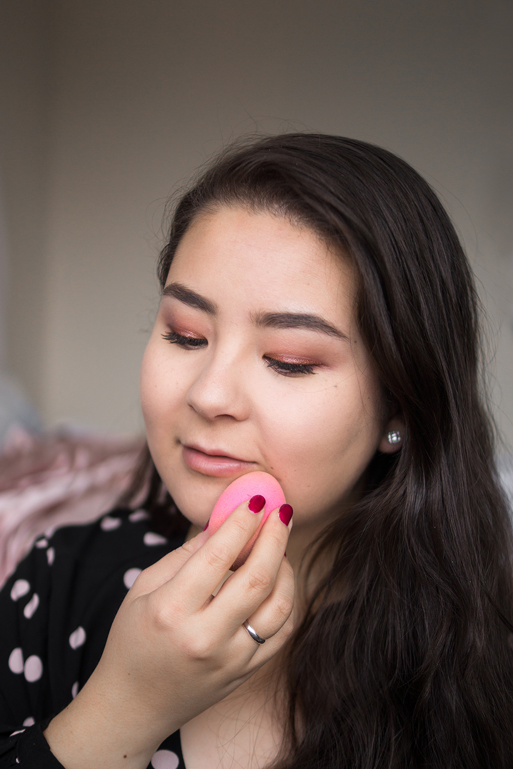 warm-rosy-festive-evening-makeup-ft-Huda-Beauty-new-nude-palette-Barely-There-Beauty-blog
