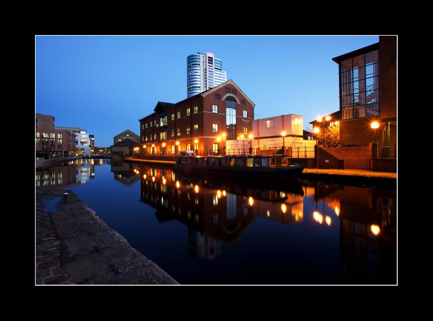 iconphotomedia: Leeds City at night