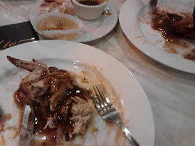 Pakcu makan Kenny Rogers Roasters di Jaya Shopping Centre Petaling Jaya Pakcu makan Kenny Rogers Roasters di Jaya Shopping Centre Petaling Jaya
