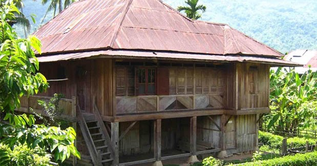 Rumah Adat Lampung : Nuwou Sesat, Konstruksi dan Penjelasannya
