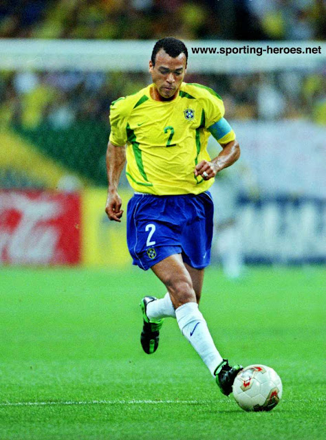 Famous Soccer Players Blog DDI: Soccer Star - Cafu, Brazilian footballer