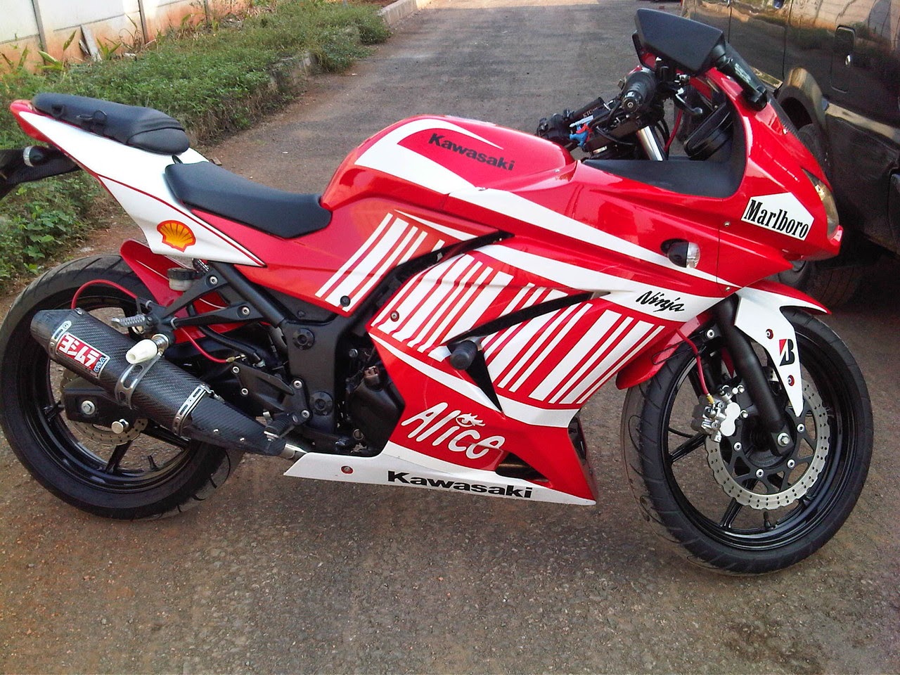 Modifikasi Motor Kawasaki Ninja 250 Warna Merah