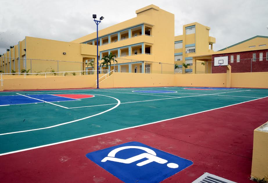 Gobierno RD entrega centros educativos y