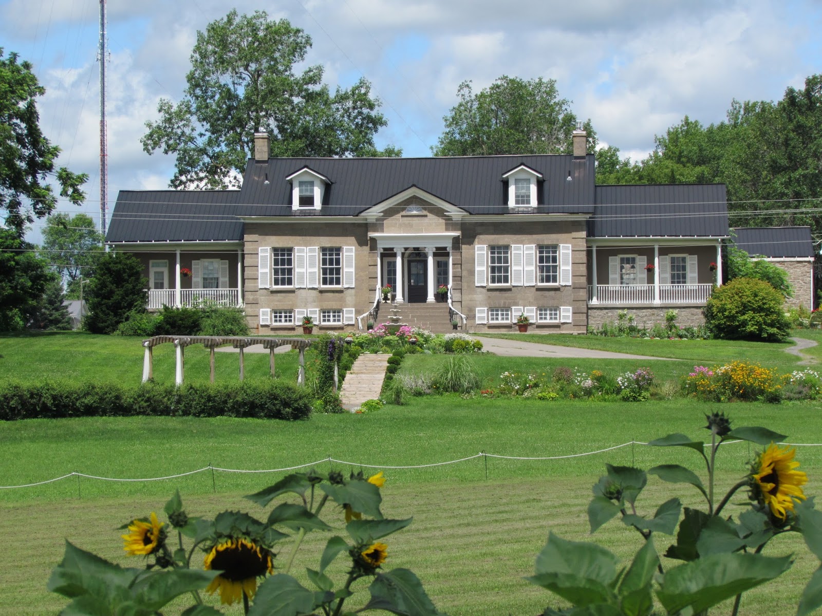 ancestral roofs Maitland Manorhouse