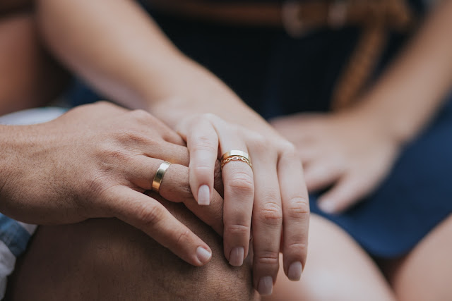 Aliança de noivado, compromisso e casamento: Qual a diferença?