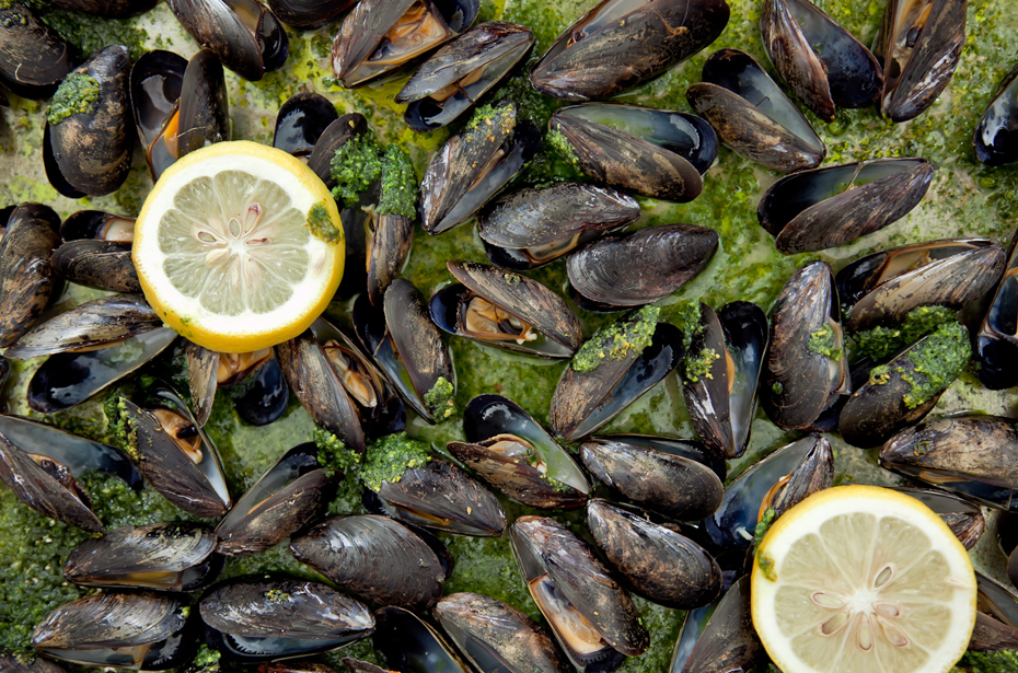Baked Mussels with Herbed Butter