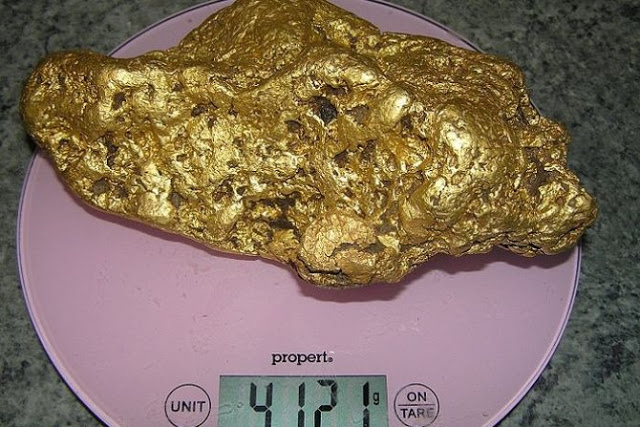 Dikira barang Rongsokan, Pria Ini Malah Temukan Emas 4,1KG Dikira barang Rongsokan, Pria Ini Malah Temukan Emas 4,1KG