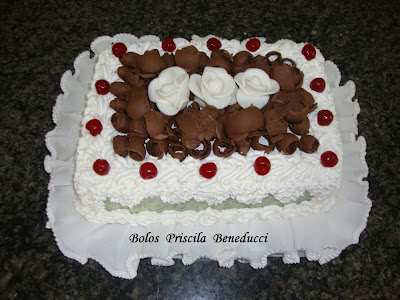 Bolos Priscila Beneducci Pâtisserie: bolo violetta belo horizonte, bolo  violetta bh, bolo musica belo horizonte, bolo musica bh, bolo cantora  belo horizonte, bolo lilas roxo belo horizonte, bolo logomarca belo  horizonte