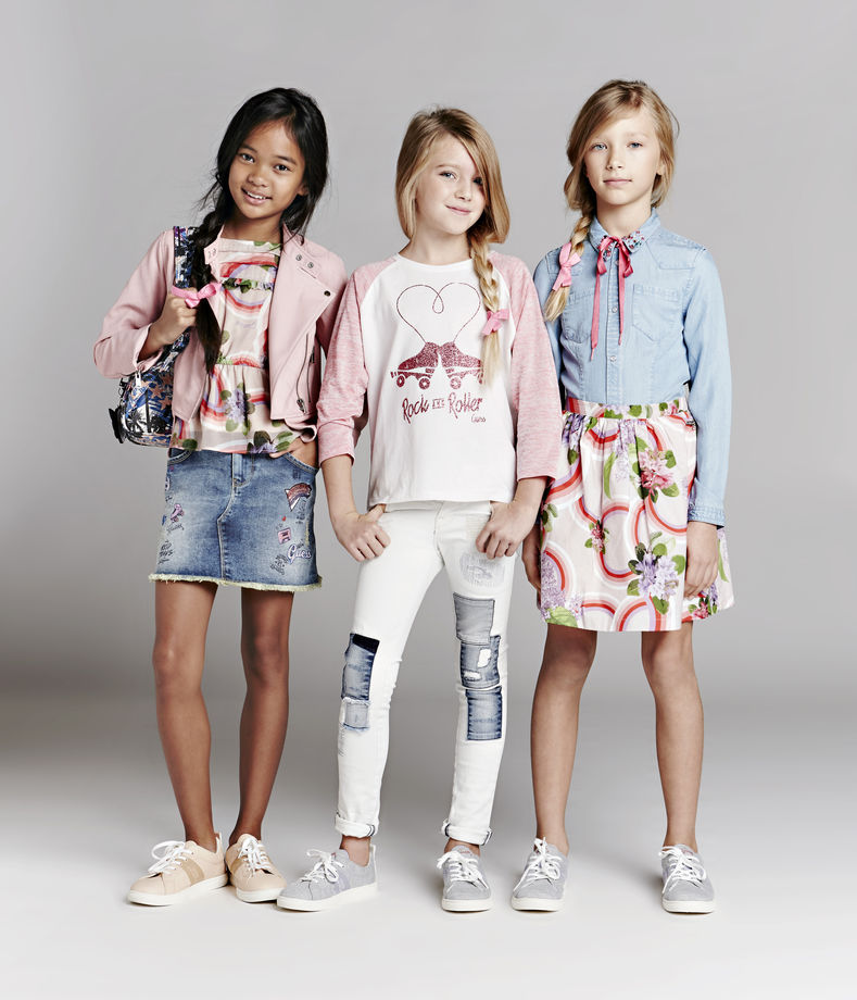 Детская коллекция дольче габбана 2021. Американский стиль одежды. Тренды летней одежды для девочек. Где девочка в тренде. Уличный стиль одежды.