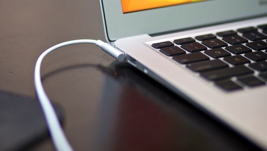 Bahaya Menyalakan Laptop Tanpa Baterai, Boleh Tetapi Tidak Disarankan